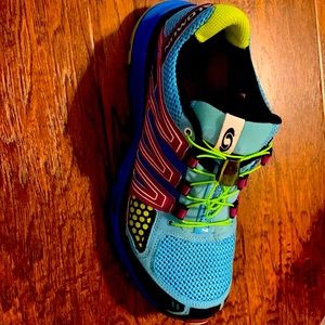 Women’s Salomon shoes size 8